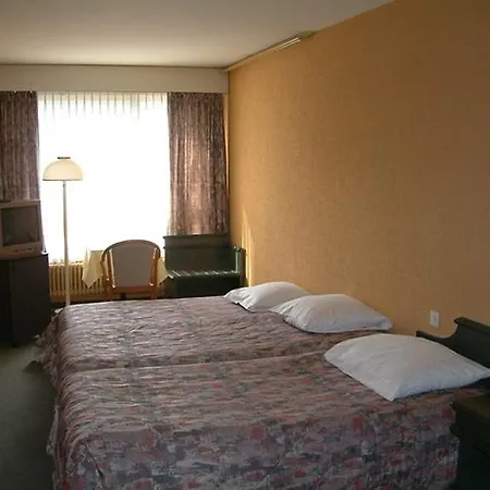 Trente Trois 33 Hotel